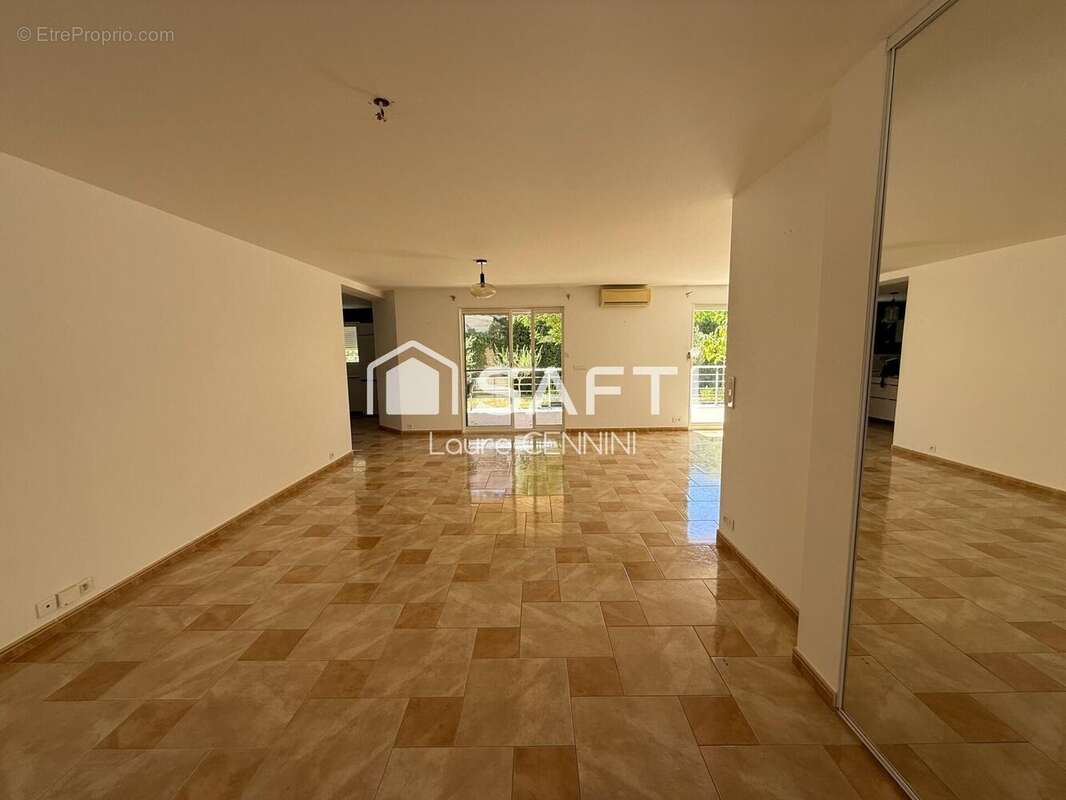 Maison 167 m² à Valreas  - photo 4