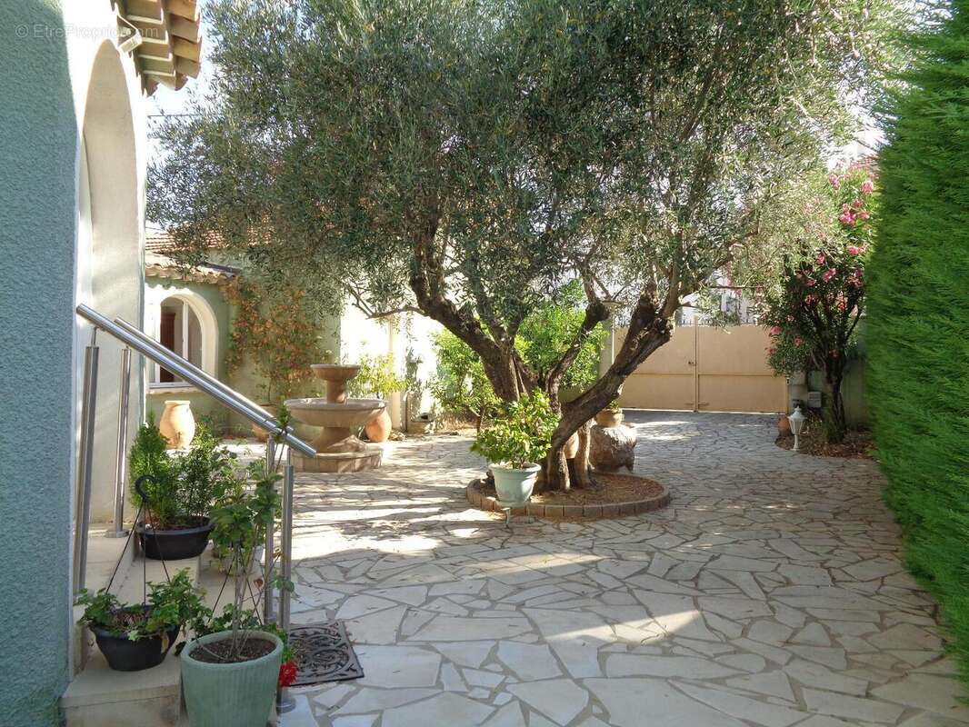   - Maison à DRAGUIGNAN