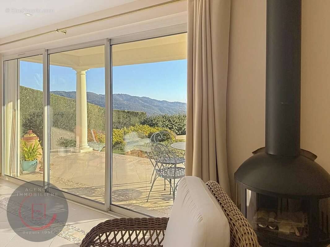 Maison à LES ADRETS-DE-L'ESTEREL