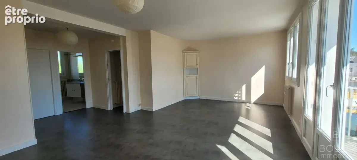 VITRÉ - T3 lumineux 71 m² - Balcon - Proche Jardin des Plantes - photo 2