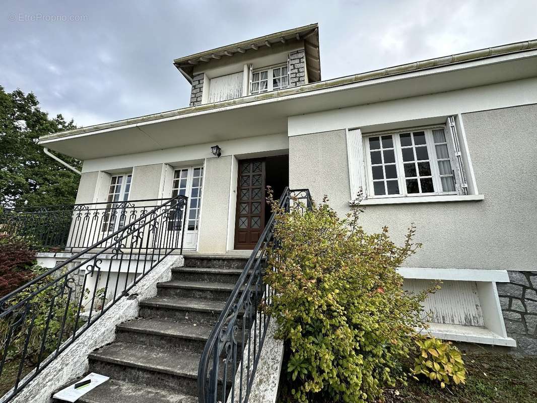 Maison à SAINT-JUNIEN