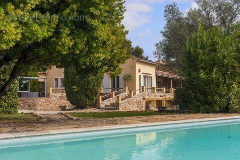 Maison à LE CASTELLET