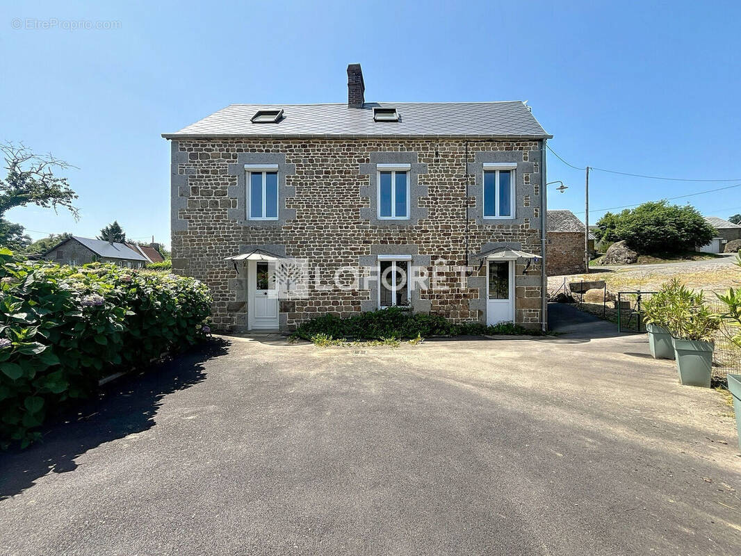 Maison à ATHIS-DE-L'ORNE