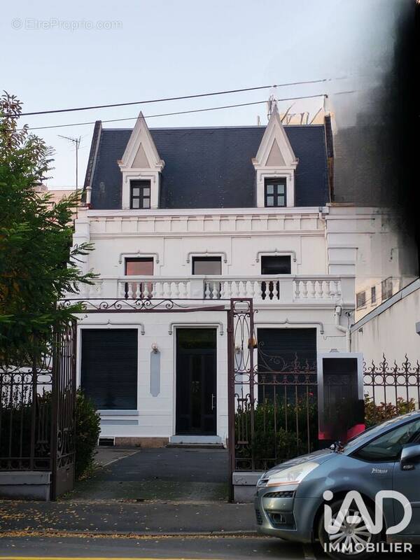 Commerce 175 m² à Bethune · 175 m² · 332 000 €