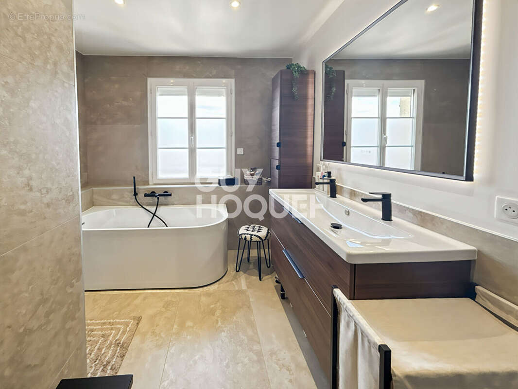 Maison à FONTENAY-TRESIGNY