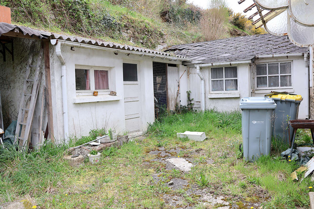 Maison à BELLE-ISLE-EN-TERRE