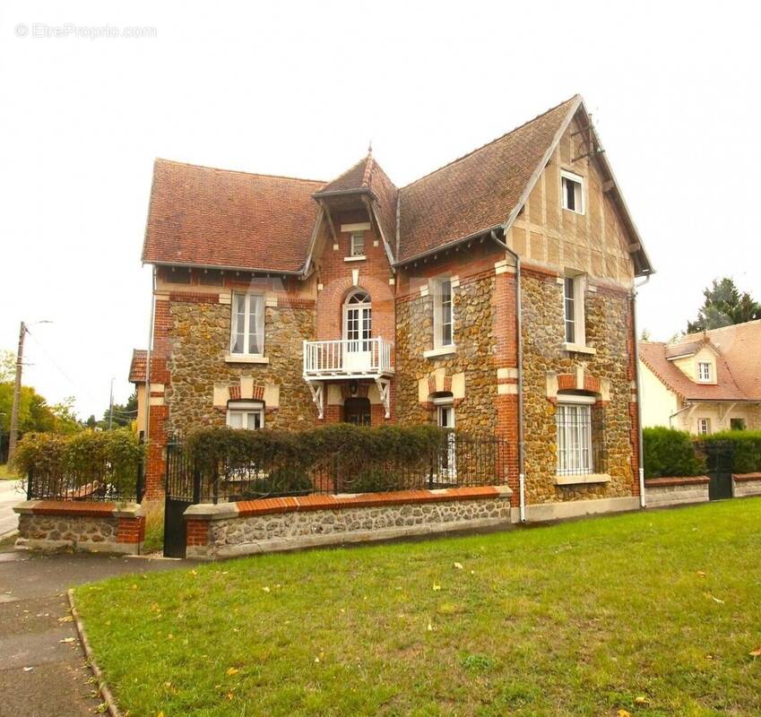 UN - Maison à SOISSONS