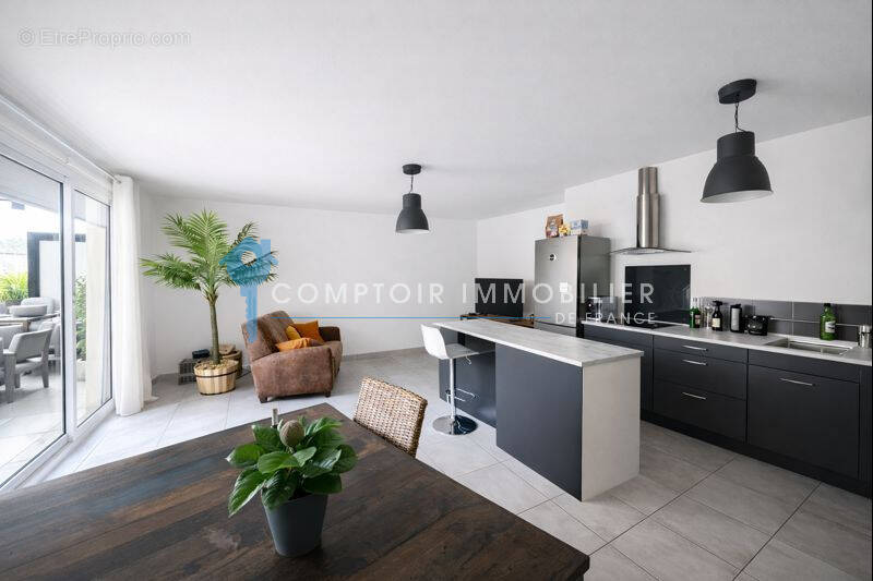 Appartement à MEZE