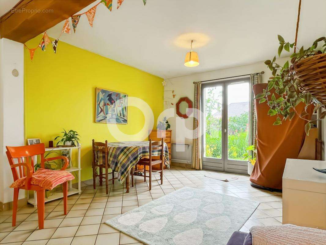Maison à ANGERVILLE-LA-CAMPAGNE