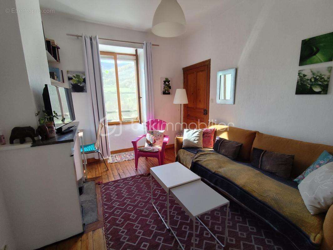 Maison à SAINT-MARTIN-SUR-LAVEZON