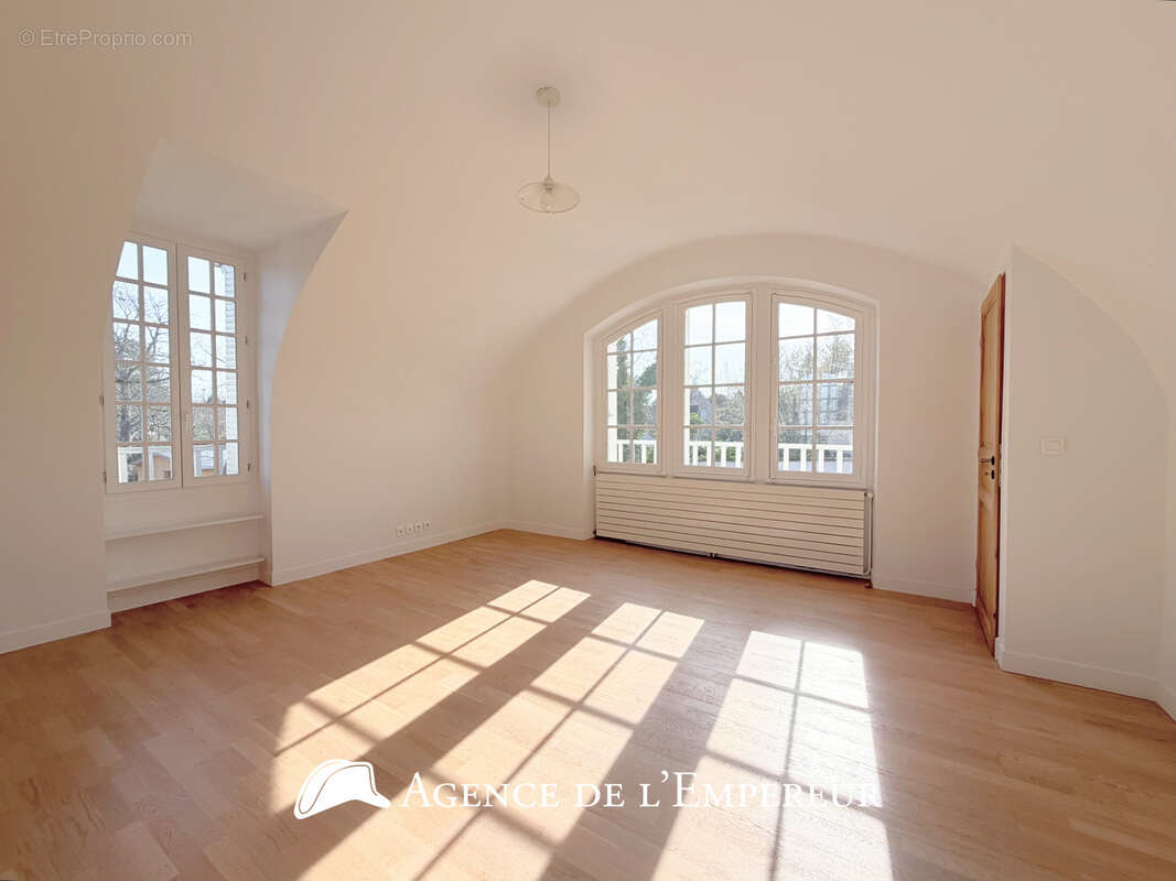 Demeure dans le Parc de la Malmaison, parcelle de 3 000 m2 - photo 16