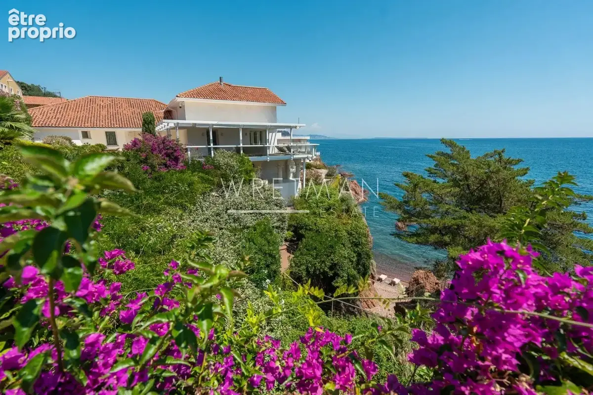 Vente par enchère privée : Domaine d'exception en bord de mer avec garage à bateau - photo 25