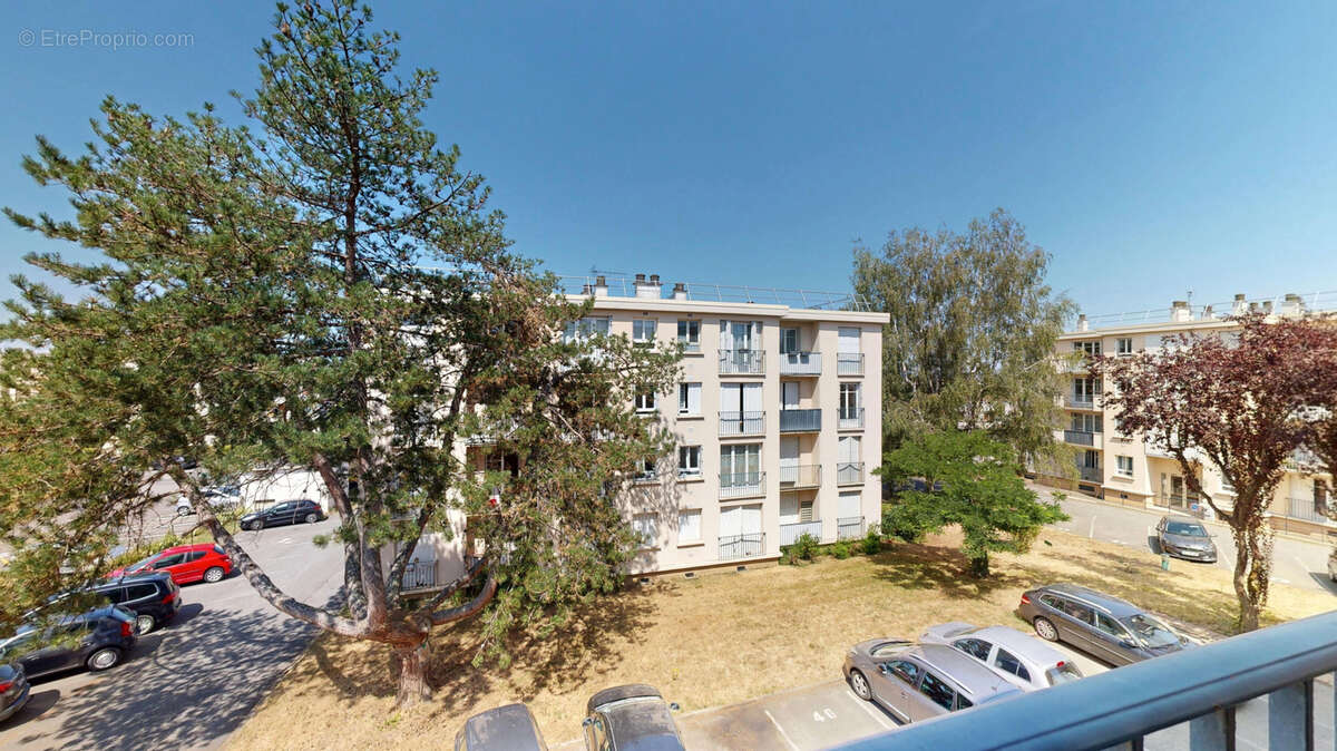 Les clayes sous bois, appartement avec balcon, cave et parking. - photo 10