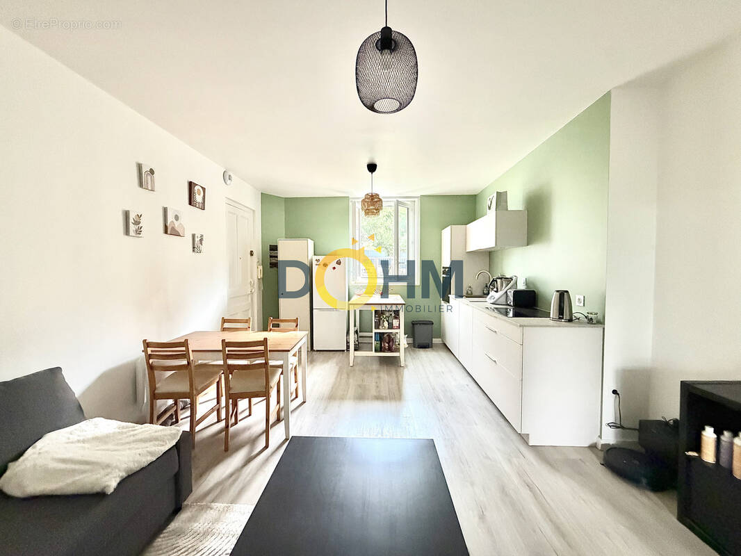 Appartement à UNIEUX