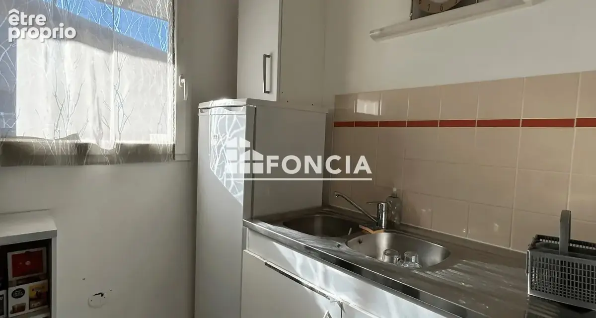 Appartement avec grand balcon et parking – Libre de toute occupation - photo 2