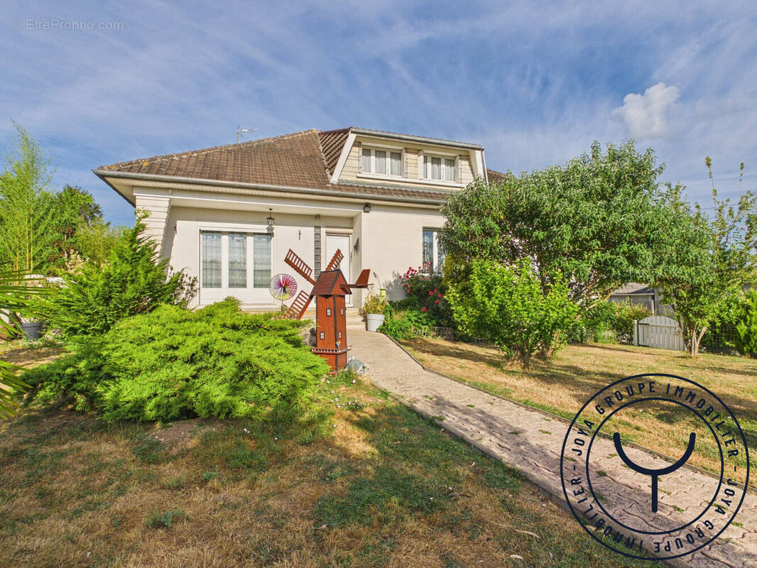 Maison à ROMILLY-SUR-SEINE