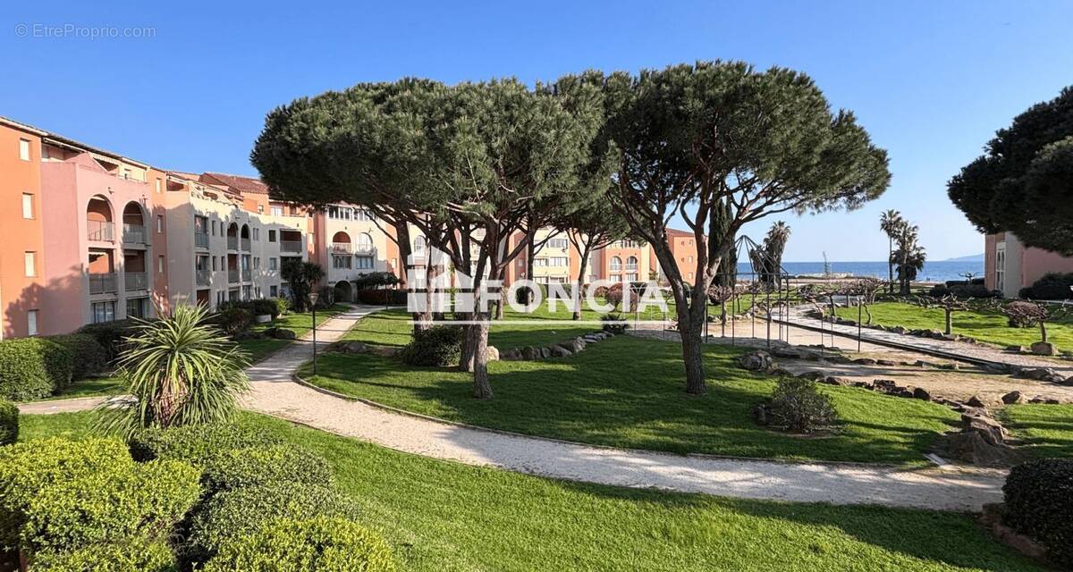 Appartement à LA LONDE-LES-MAURES