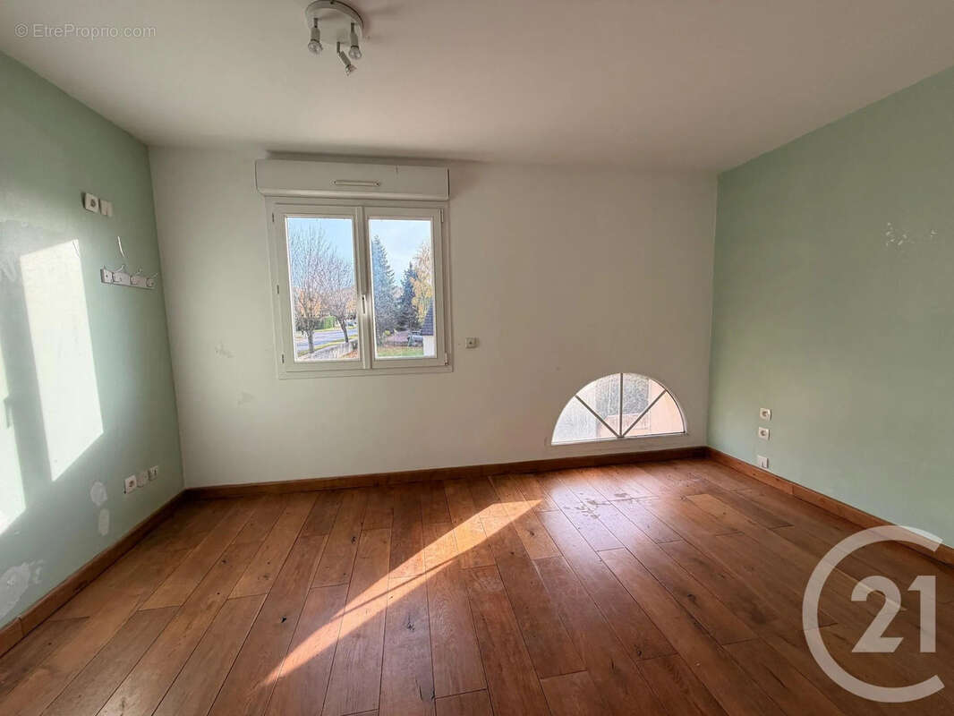 Maison à DAMMARTIN-EN-GOELE