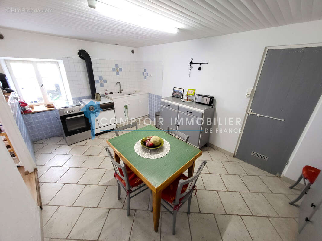 Ardèche (07) A vendre Le Chambon - Appartement T3bis dans maison de Village très propre, garage, plus annexe - photo 11