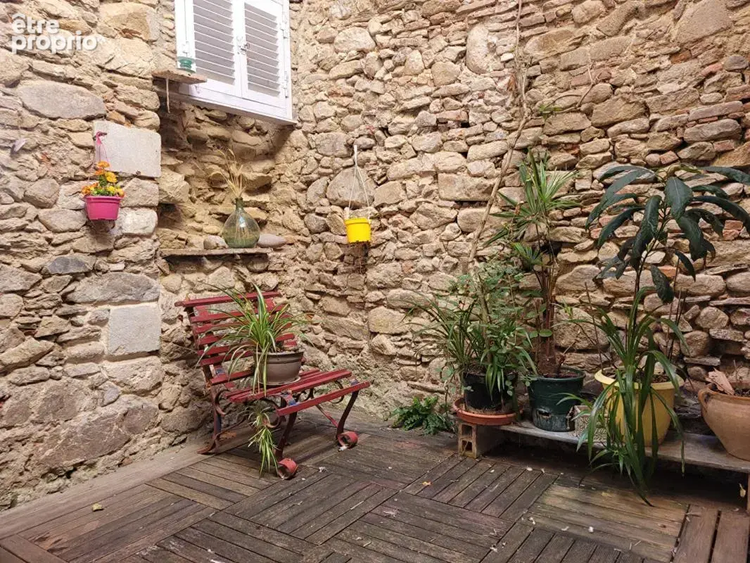 81540- SOREZE- Maison de caractère du XVIe s- 110 m². Cour intérieure. Loggia - photo 2