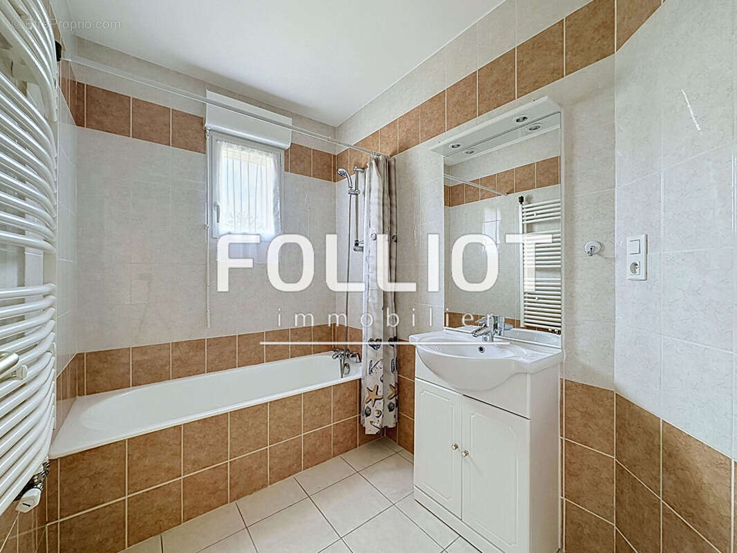 Maison Donville Les Bains 4 pièce(s) 111 m2 - photo 8