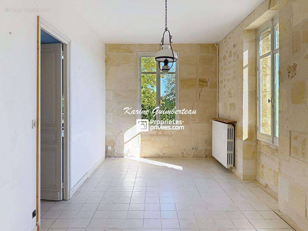 Maison à SAINT-EMILION