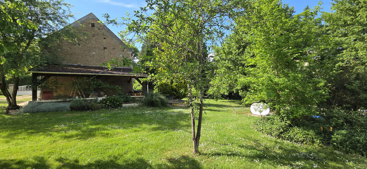 Maison à MENOU