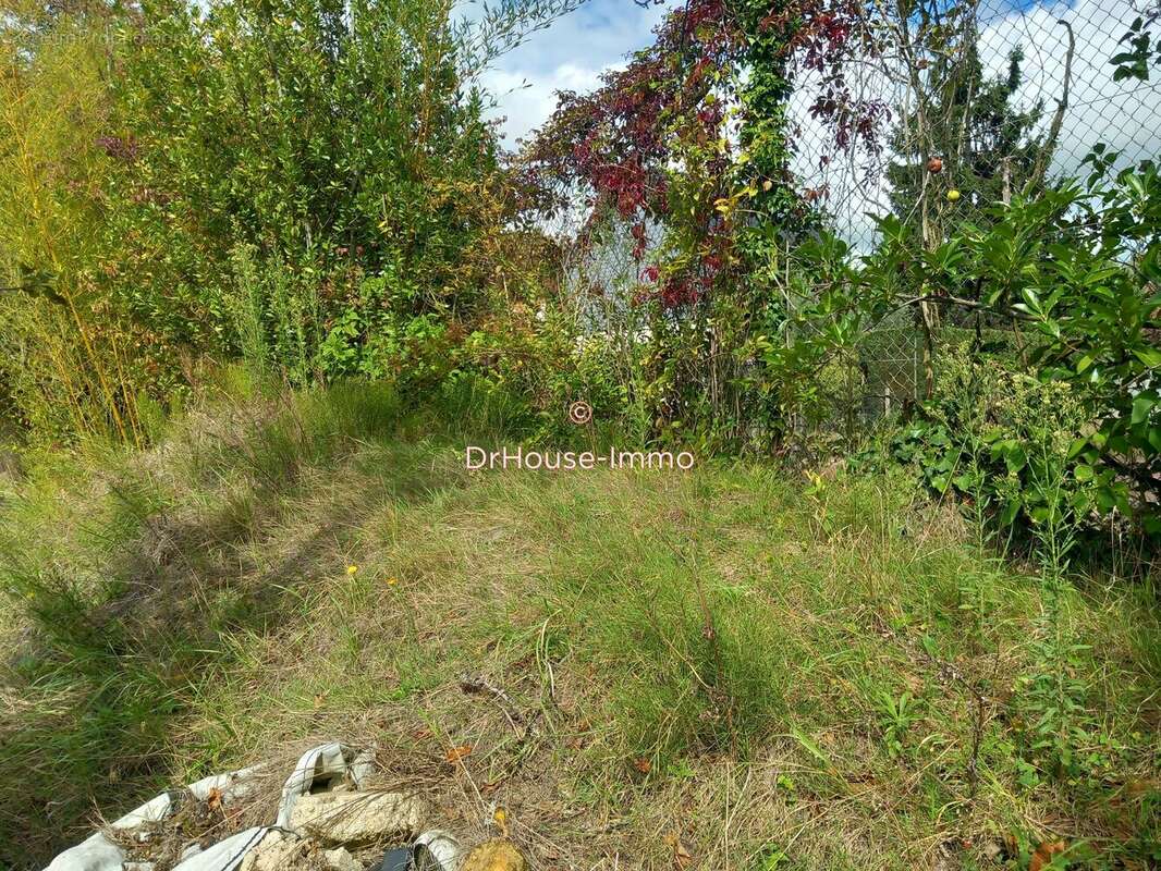 Terrain à VERRIERES-LE-BUISSON