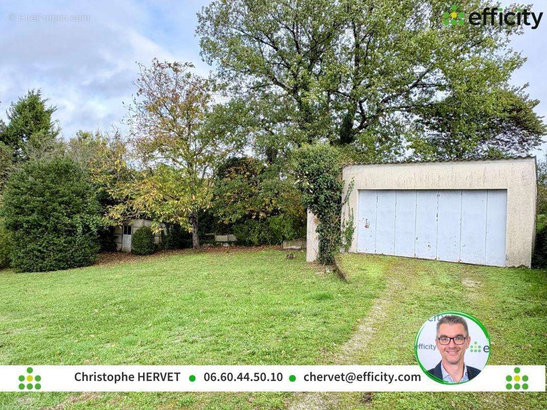 Terrain à MOUTHIERS-SUR-BOEME