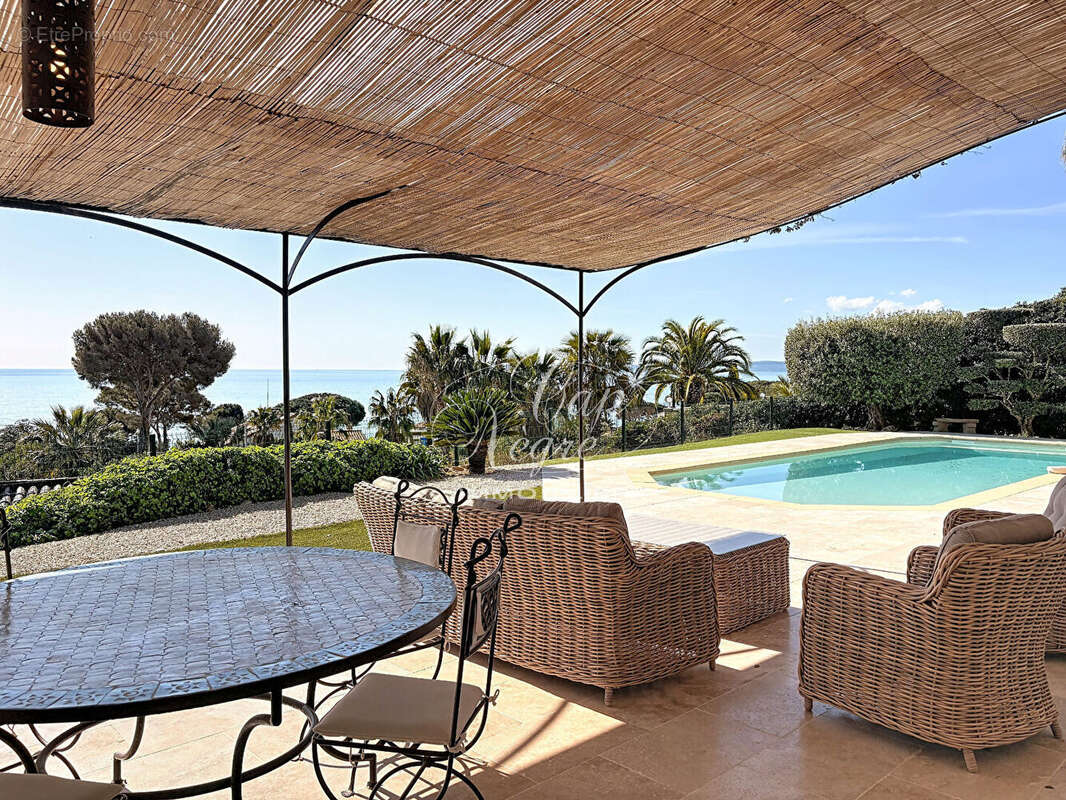 Maison à ROQUEBRUNE-SUR-ARGENS