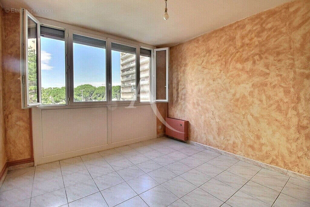 Appartement à SALON-DE-PROVENCE