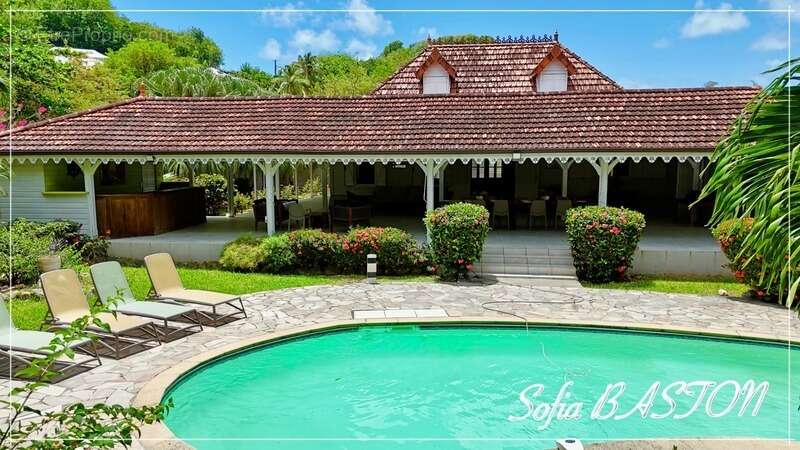 Sainte-Anne Plage – Villa T7 de 220 m²hab.+ 231m2 de terrasses - Piscine - bungalows annexes– Terrain 1 409 m² – Martinique (972 - photo 3
