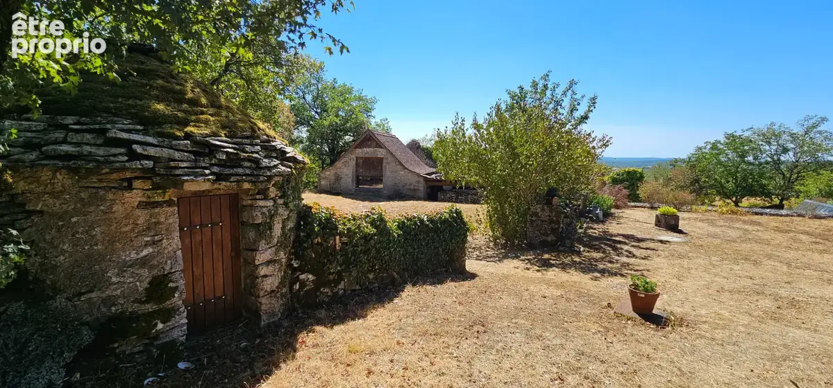 Propriété avec 2 maisons , dépendances sur GR65 - photo 22