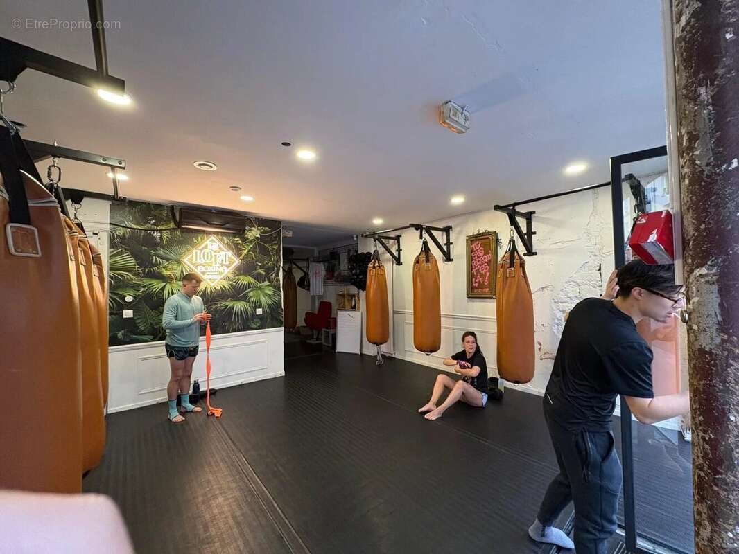 Commerce à PARIS-11E