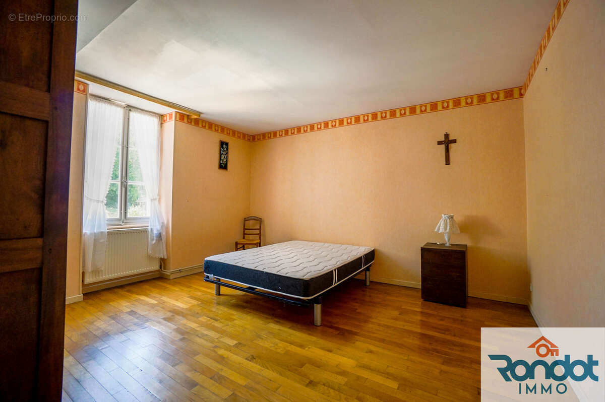 Maison 7 pieces / 5 chambres / environ 151 m2 / parcelle 1445 m2 / carport / garage - photo 9