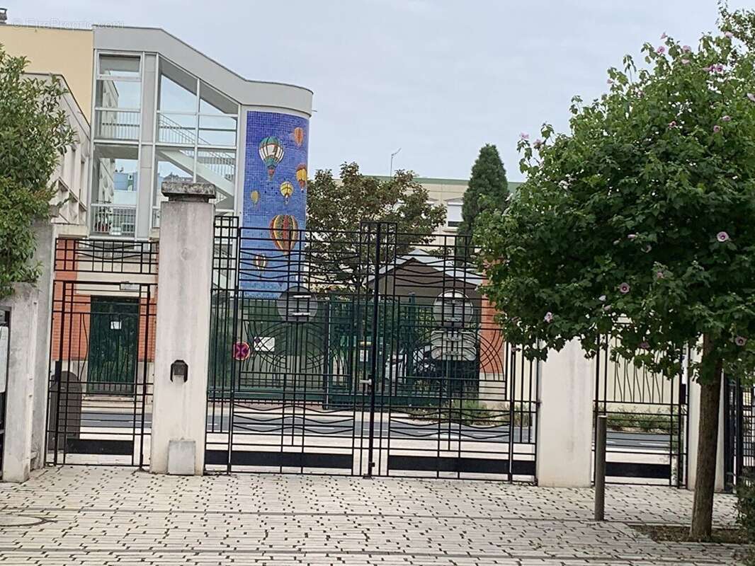 Appartement à SURESNES