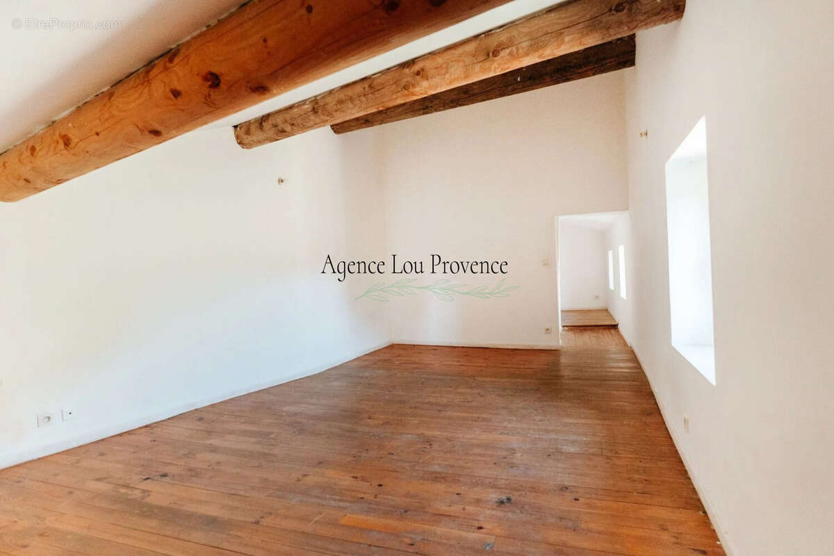 Appartement 86 m² à Eyguieres  - photo 6
