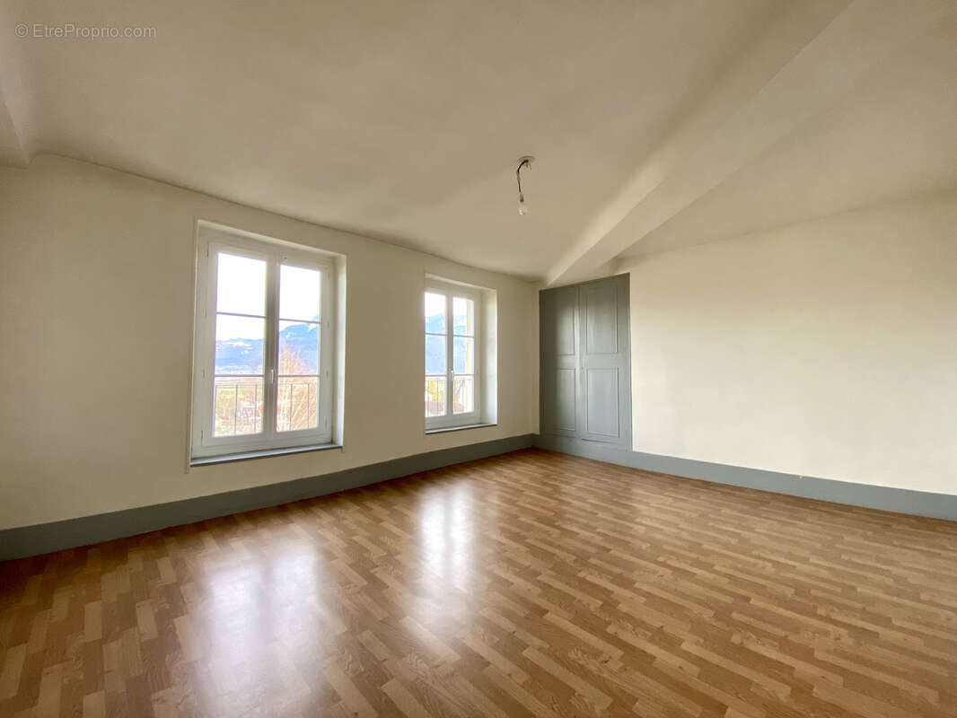 Appartement à TULLINS