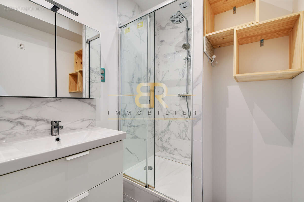 Appartement à PARIS-11E