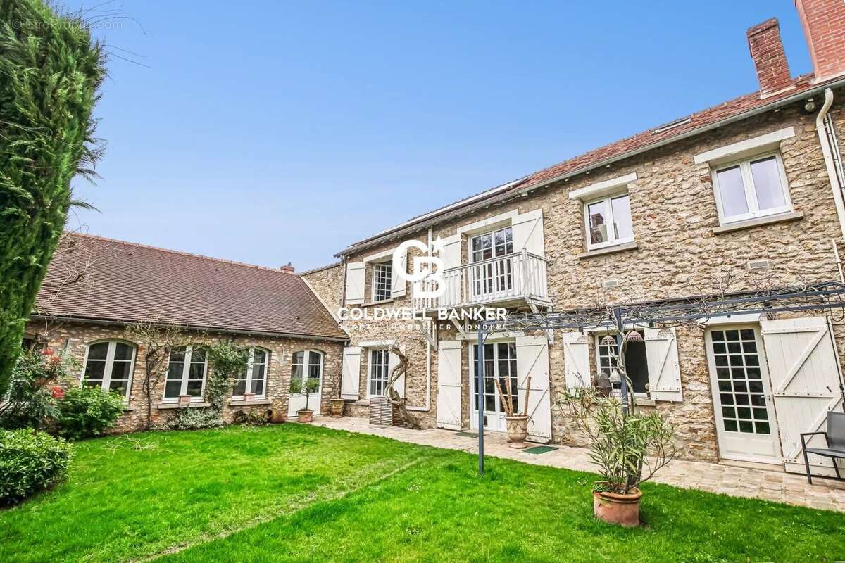 Maison à FEUCHEROLLES