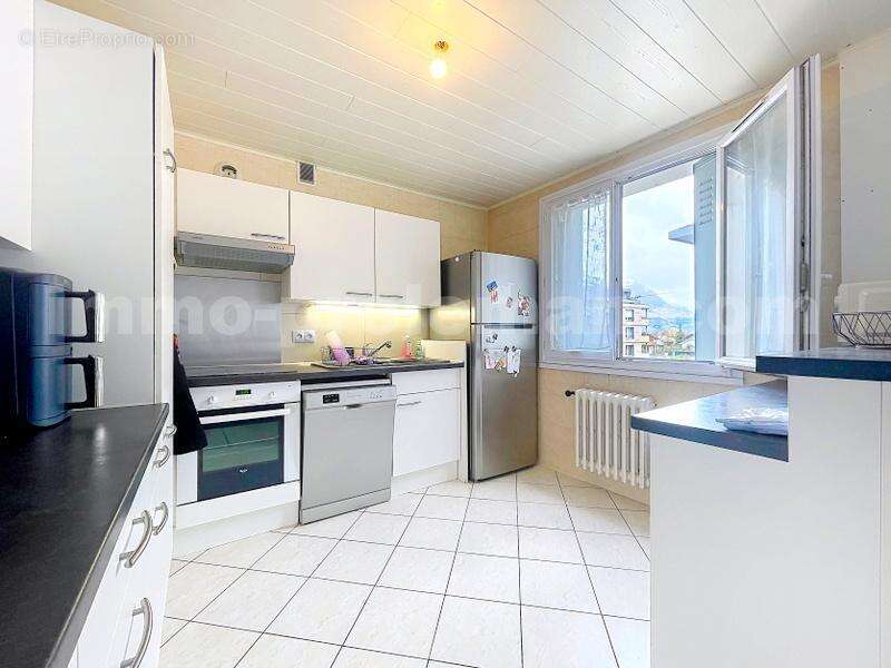 Appartement_T3_SAINT-PIERRE_en_faucigny_PROCHE_FRONTIERE_SUISSE_GENEVE_AUTOROUTE_FRONTALIERS_CALME_PROX_CEVA_CUISINE_OUVERTE_ - Appartement à SAINT-PIERRE-EN-FAUCIGNY