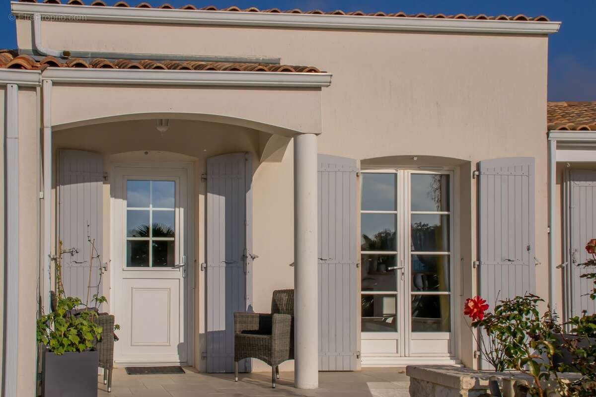 Breuillet – villa avec piscine et vue panoramique sur la campagne - photo 22