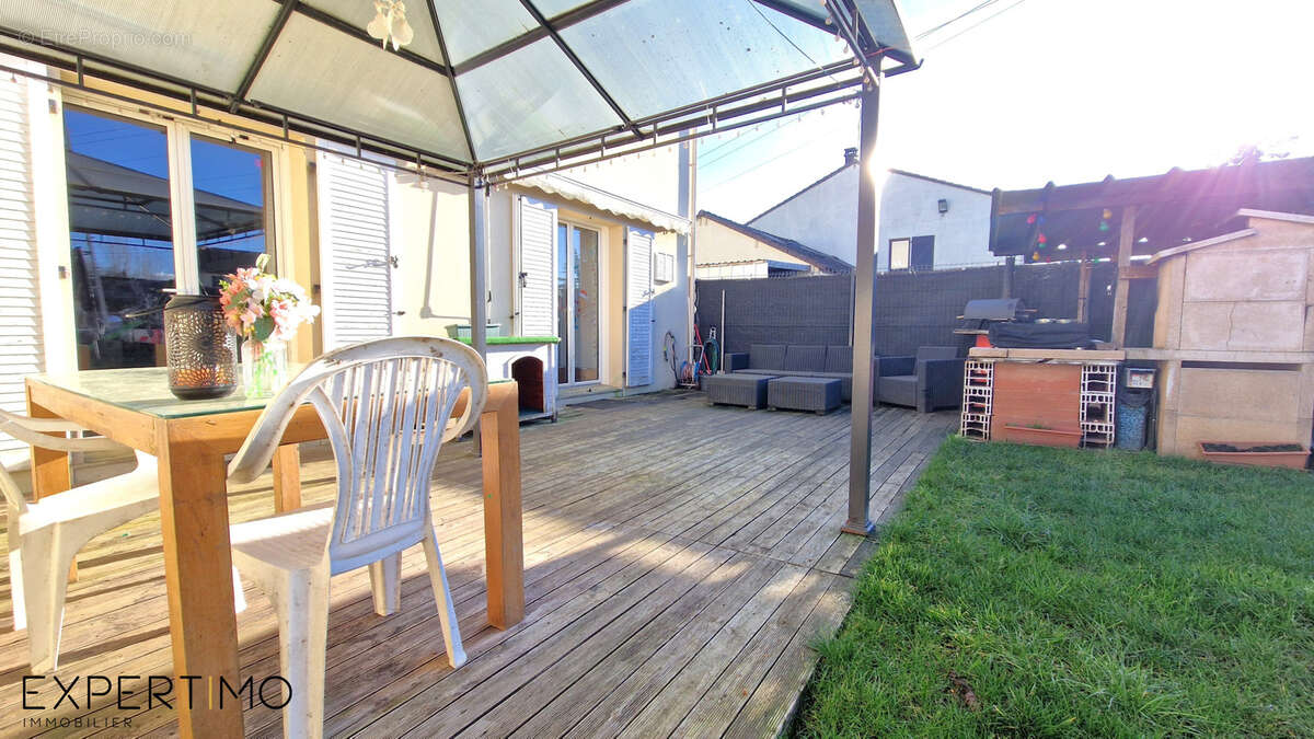 Maison à SAINT-GERMAIN-LES-ARPAJON