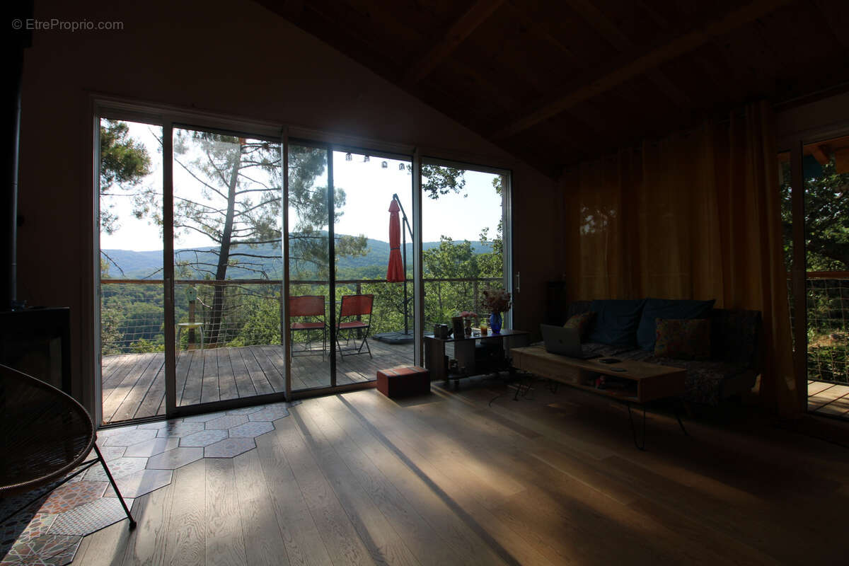 Charmante maison en bois de 98 m2 sur un terrain de 2800 m2. - photo 59