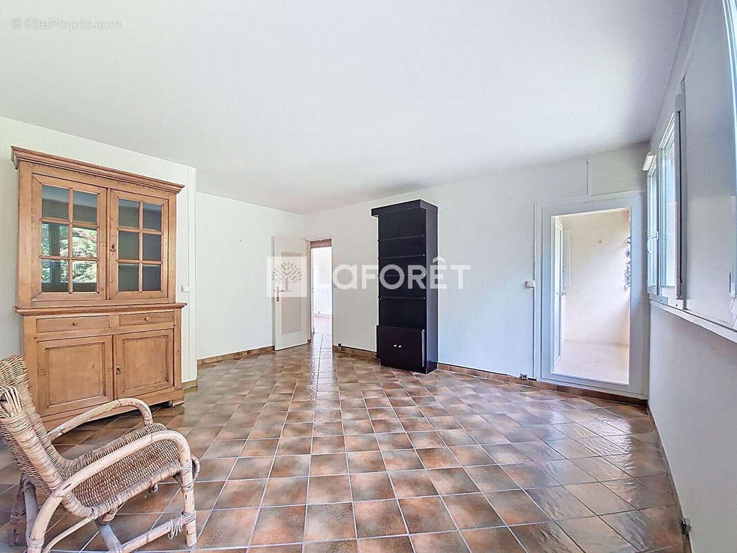 Appartement à VERNEUIL-SUR-SEINE