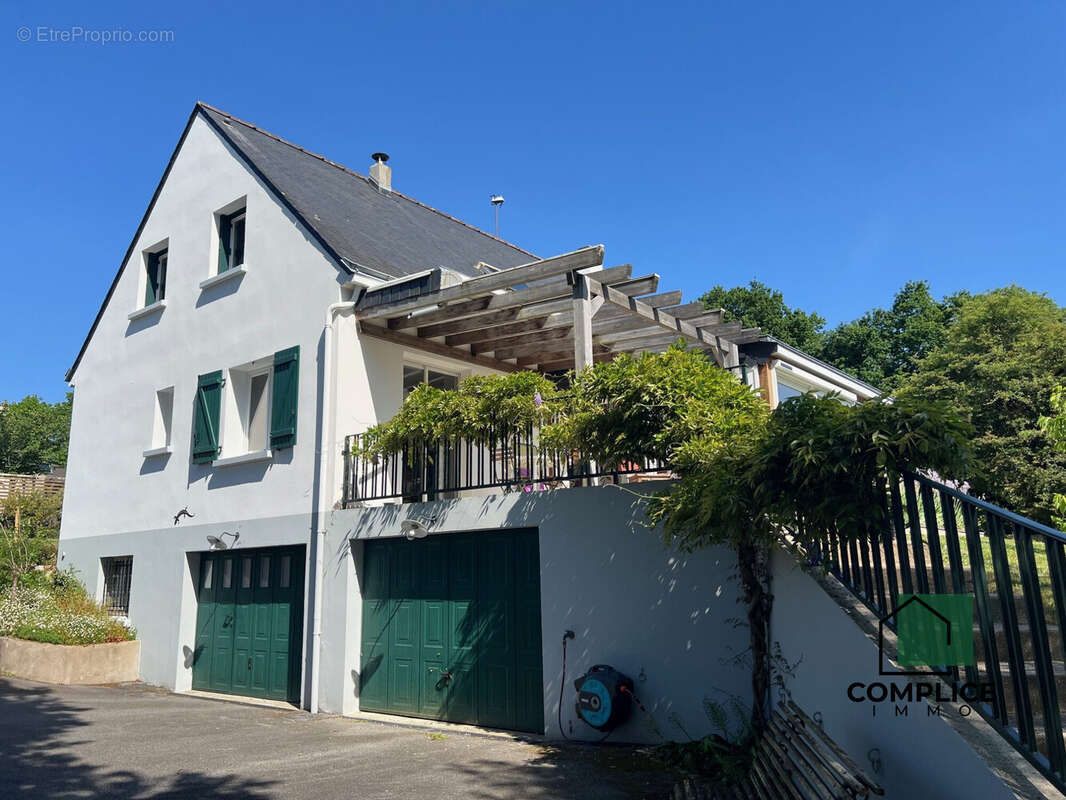 Maison à SAINT-ETIENNE-DE-MONTLUC