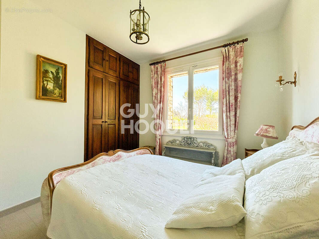 Maison à L'ISLE-SUR-LA-SORGUE