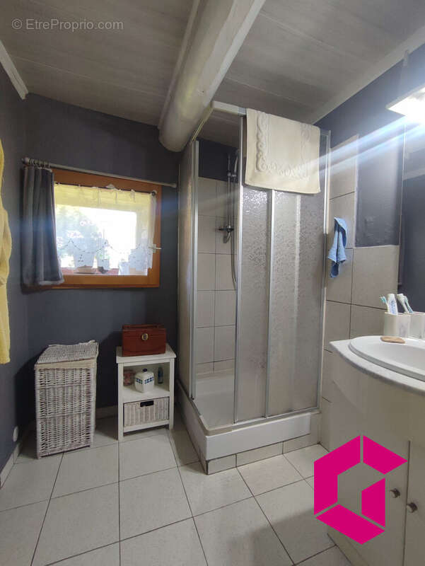 Maison à SAINT-SAUVEUR-LA-SAGNE