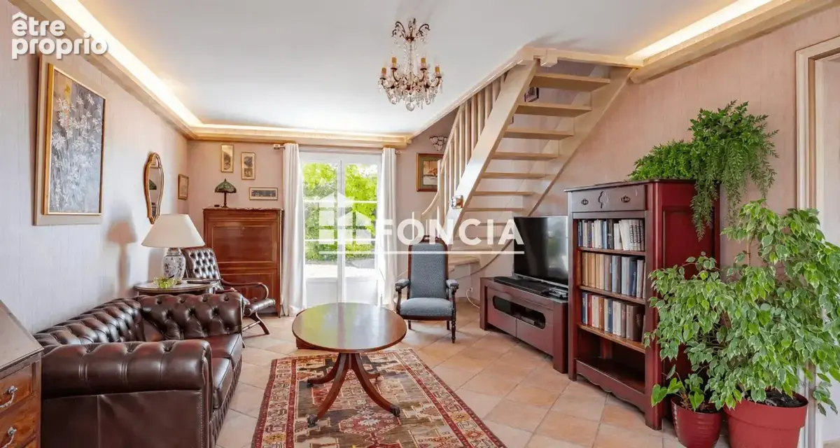 Maison familiale avec piscine et parc paysager – Mosnes - photo 10