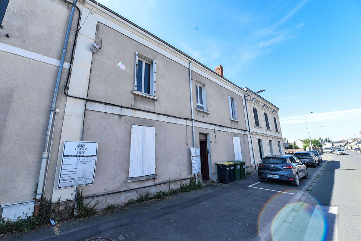 Appartement à LES PONTS-DE-CE